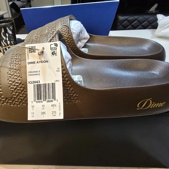 New Mens ADIDAS ADILETTE AYOON X DIME SLIDE IG2043 BROWN GOLD SIZE 10 NEW W 11 - Picture 1 of 14